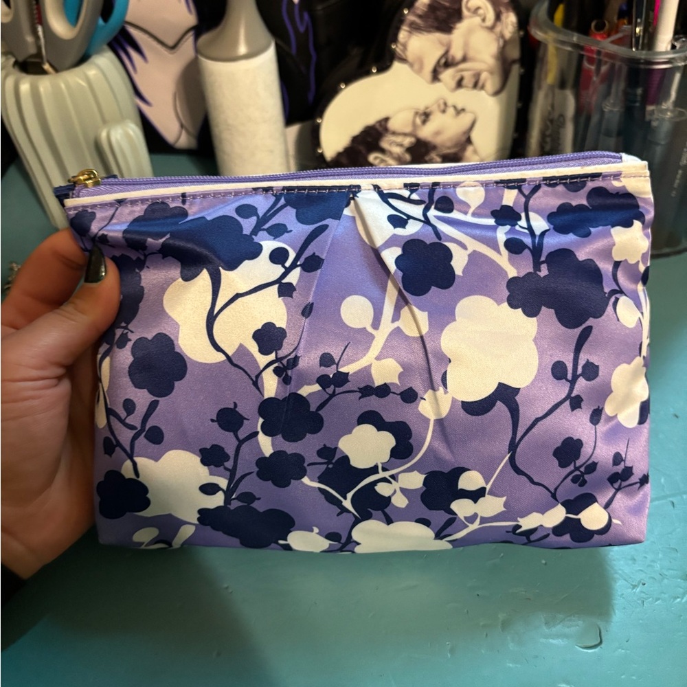 Bundle - Picture 2 of 2